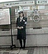 It is a female staff in Kawasaki Station. 
